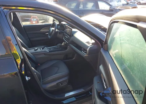 2025 Toyota Grand Highlander Hybrid Nightshade Edition z USA, uszkodzony, nr VIN 5TDACAB58SS034116